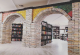 Книжарница со ѕидови направени од книги