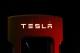 „Тесла“ покажа како прави респиратори од автомобилски делови