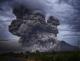 Пепел паѓа како снег по ерупција на вулкан на Свети Винсент