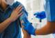 Ретки случаи: Кои симптоми ги имаат вакцинираните што ќе се заразат со ковид-19?