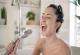 Зошто секогаш треба да пеете додека се туширате?