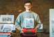 25-годишен уметник создава неверојатни цртежи на машина за пишување