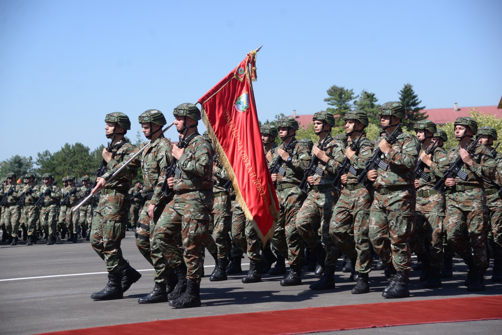 АРМ прима 300 нови професионални војници