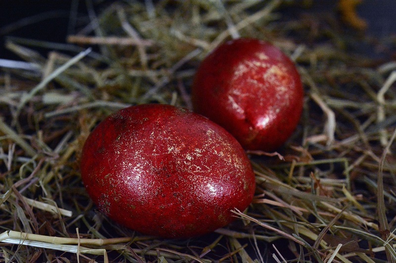 Јајцето е симбол на новиот почеток и плодноста, црвената боја – на здравјето и животот, вели проф. д-р Даворин Трпески