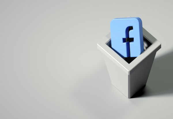 Шест нешта поради кои може да ви го избришат фејсбук-профилот