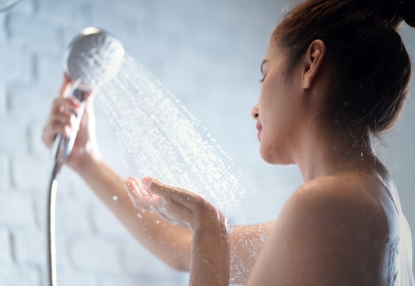 Дали е здраво секојдневното туширање?