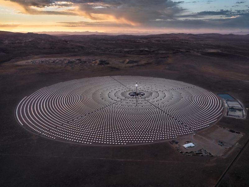 Фотографии од воздух ги доловуваат воодушевувачките огромни соларни фарми ширум светот