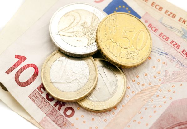 Предизвик за богатите: Како да заштедите 1.500 евра без да забележите