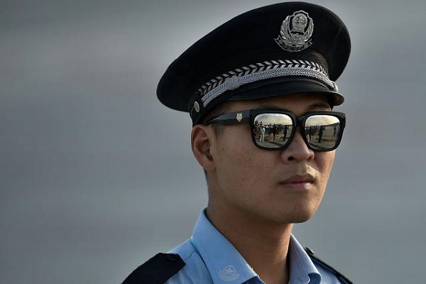 Кинески полицаец