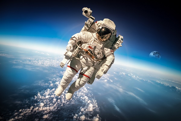 Која е разликата меѓу астронаут и космонаут?
