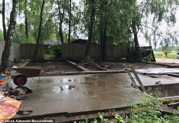 Откриени двор и стаклена градина на Хитлер во близина на неговиот бункер