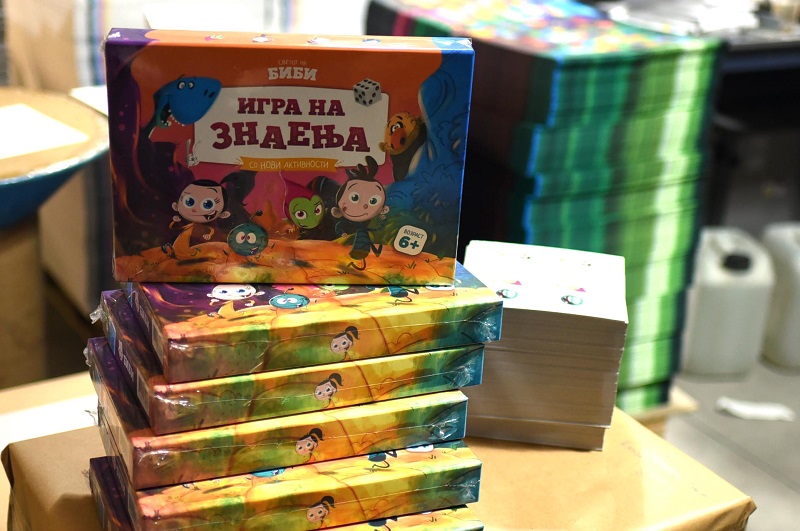 Ѕирнете како се создава „Игра на знаења“ во печатницата „Датапонс“