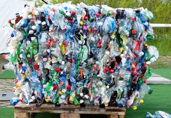 Норвешка ги рециклира речиси сите пластични шишиња