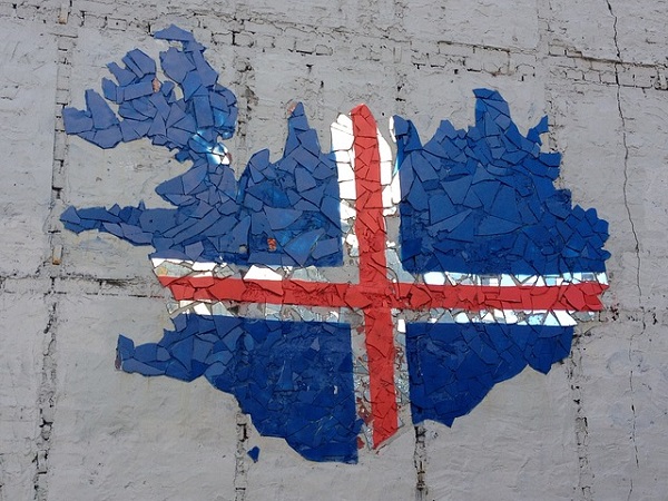 Исланд ќе ги тестира сите патници што ќе пристигнат во земјата