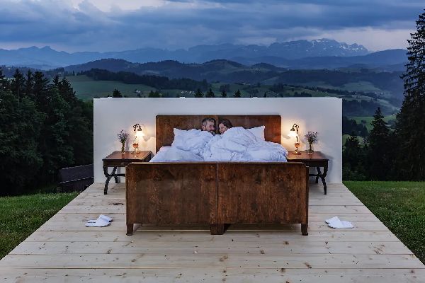 Хотел на отворено во Швајцарија - нема ѕидови, прозорци, врати