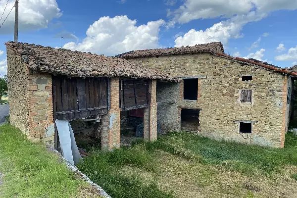 Италијански домови за 1 евро - реновирајте ги и живејте во нив! Реалноста не е толку совршена