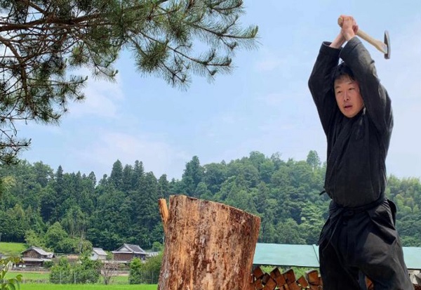 Јапонец стана првиот човек на светот со магистратура по нинџа-студии