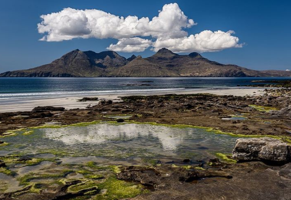 Пријавете се - Прекрасен остров во Шкотска бара нови жители