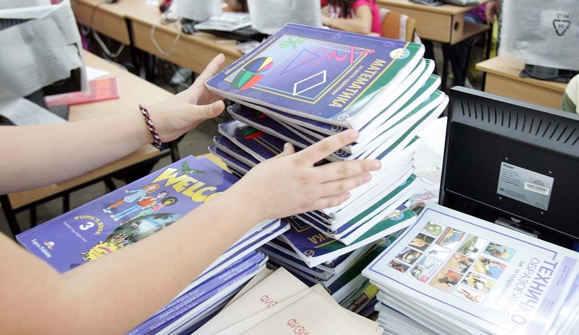 Ќе имаме ли онлајн-учебници за онлајн-настава? Сега достапни само третина