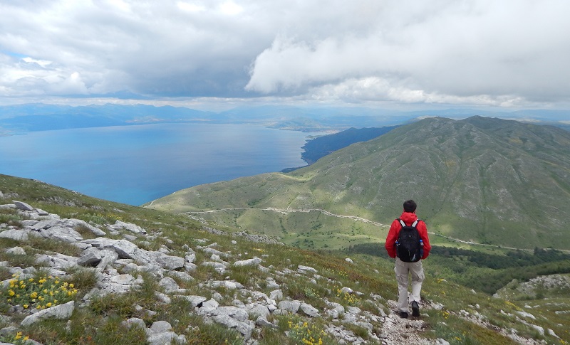 „Од кога се наплаќа за искачување на врв?“ Планинарите и туристите затекнати од ценовникот на НП Галичица