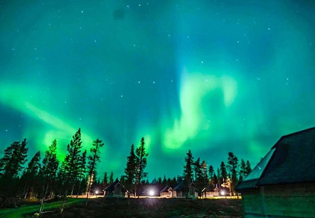Спектакуларната поларна светлина: Финците уживаат во неа 200 ноќи во годината
