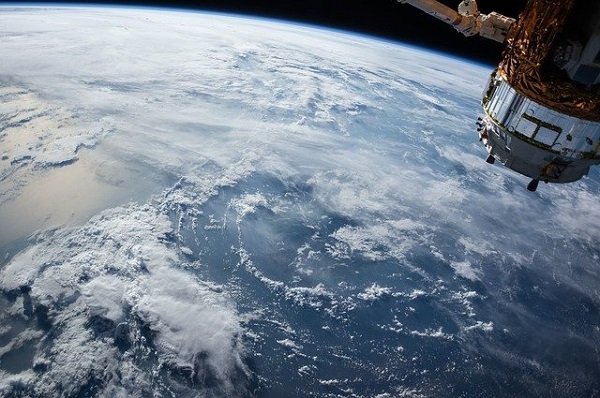 „Санденс“ годинава виртуелно ќе ги однесе посетителите во вселената