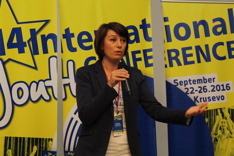 КОЛУМНА на Билјана Стојческа: Кои се желбите на младите за 2021?