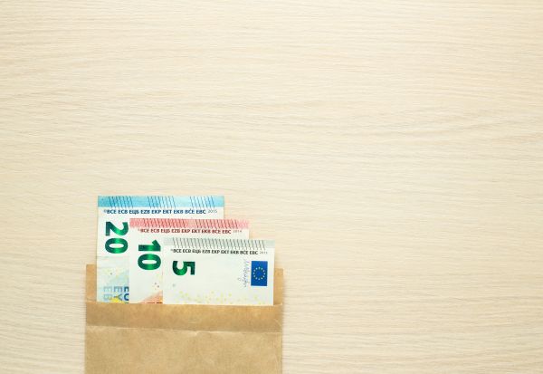 Трик за заштеда што освои многумина: Со помош на коверти заштедете 5.000 евра за година дена