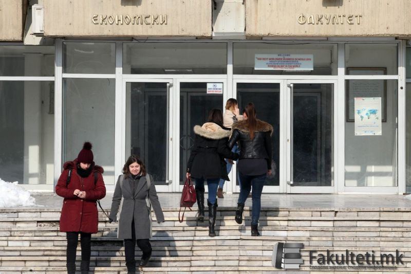 Медицинска војна, не ни влегов во амфитеатар, страв... Што велат младите за животот во пандемија