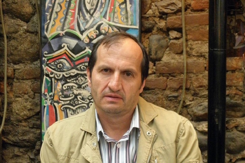 Писателот, сликар и новинар Христо Петрески открива: „Пишувам со слики, а сликам со бои“