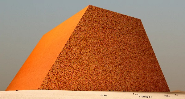 Во пустината во ОАЕ ќе се гради најголемата скулптура во светот