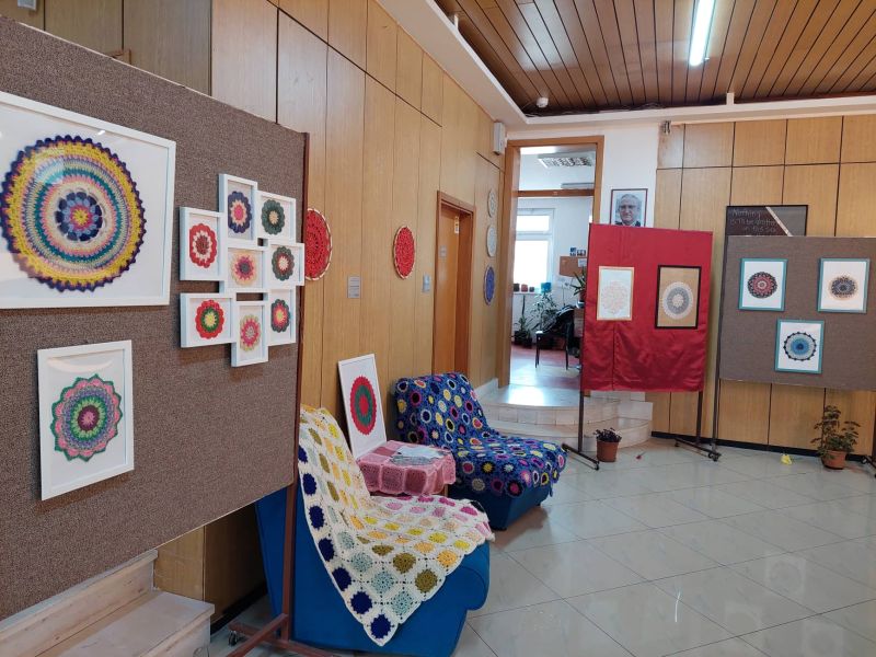 Нов тренд на Балканот - хортикултурни библиотеки ја спојуваат љубовта кон литературата и кон растенијата