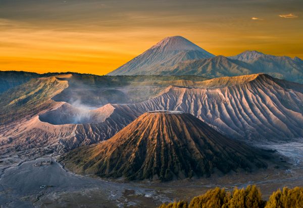 Откриена огромна подземна река која ги „храни“ вулканите во светот