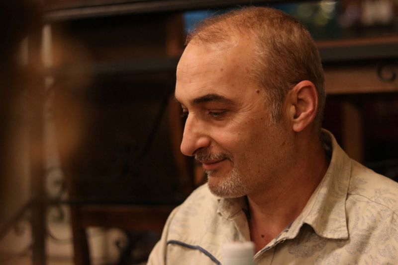 Преку ден прави магија со ножички, ноќе оживува лејки – Вештиот фризер Звонко Спасовски се занимава со древна уметност