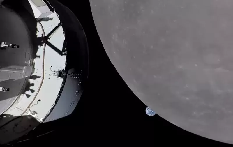 Вселенското летало на НАСА се доближи до темната страна на Месечината и направи спектакуларна фотографија од Земјата