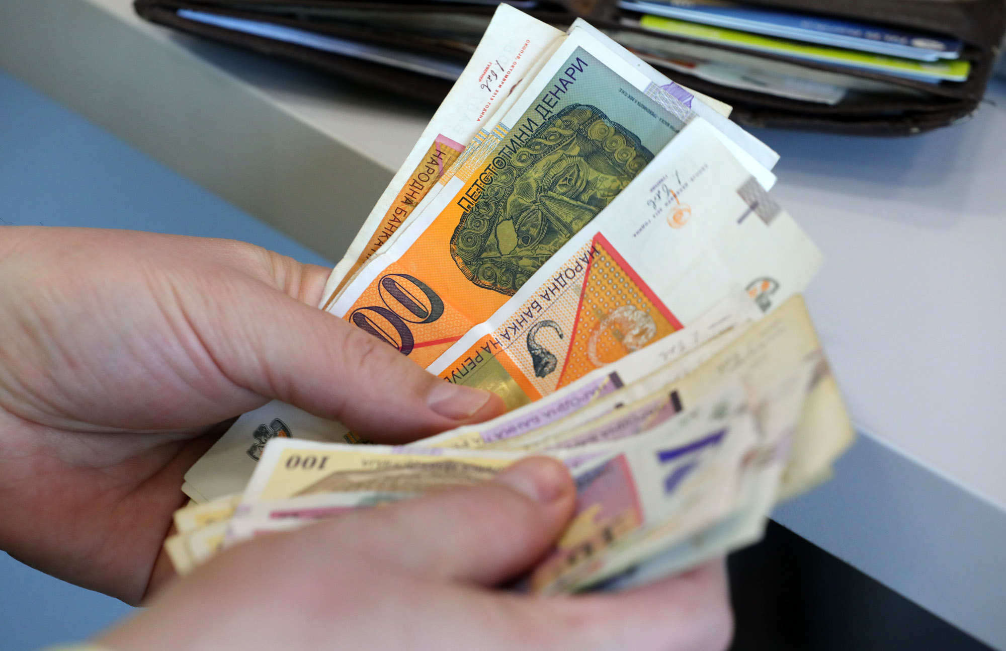 Најмногу се земаат потрошувачки и станбени кредити, а зголемени се негативните салда на картичките