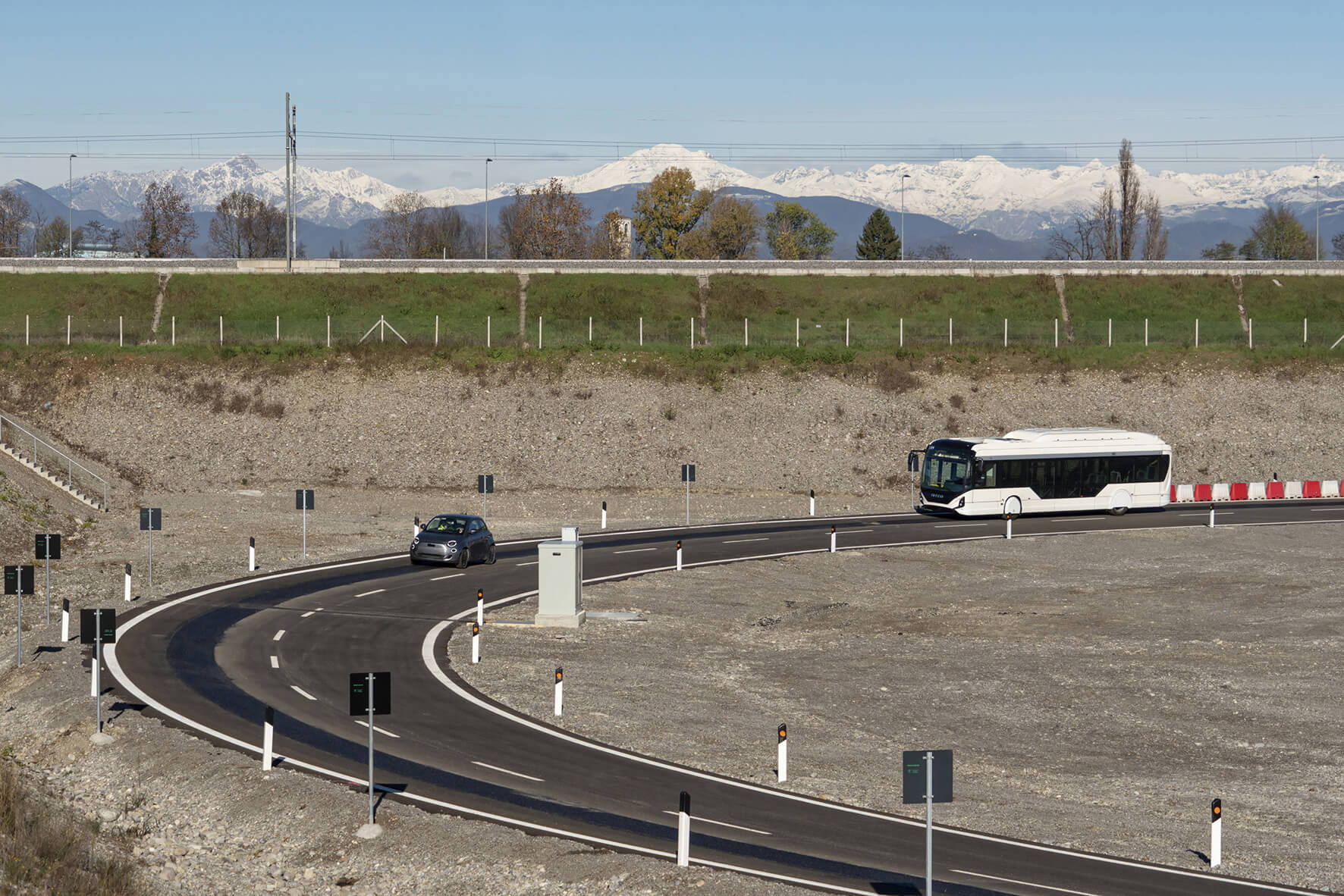 Во Германија се гради пат кој безжично ќе ги полни електричните автомобили