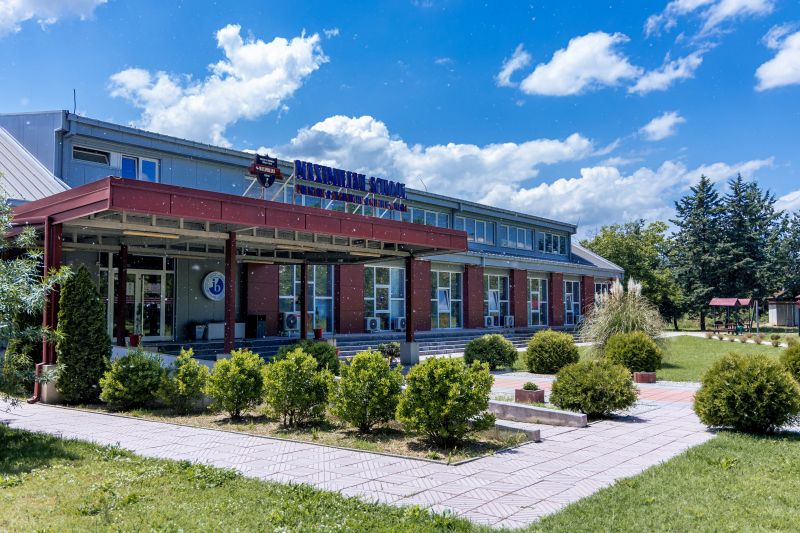 Вашето дете заслужува образование кое мотивира и поттикнува критичко размислување