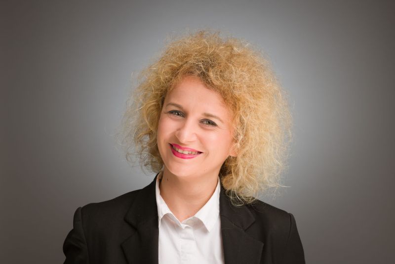 Македонија раѓа талентирани истражувачи, но не знае или не сака да ги задржи, вели Ивона Василеска, нуклеарна физичарка од Струга која работи во Словенија