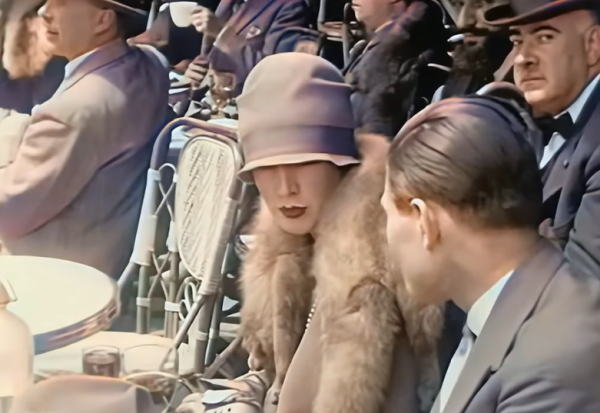 Колоризирани снимки покажуваат како изгледале кафулињата во Париз во 20-тите години од минатиот век