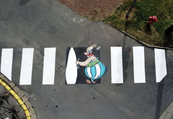 Неверојатна улична уметност што користи урбани елементи