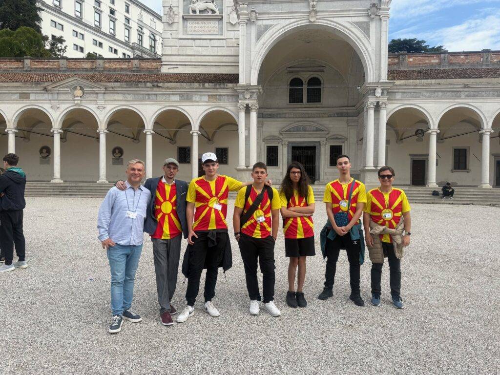 Еден златен, два бронзени медали и една олимписка пофалба за Македонија на Балканската олимпијада по информатика