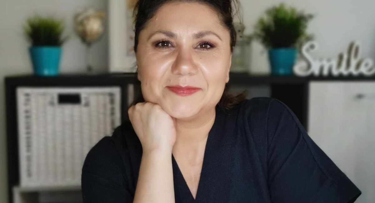 Носи само две фустанчиња и едни искинати пижами, па кога ќе ѝ кажеме да облече нешто друго, се нервира и вика... Како да постапиме?