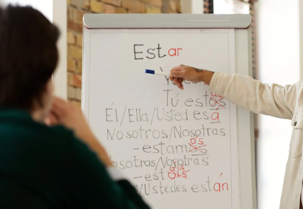 Зборувањето повеќе јазици може да го забави стареењето на мозокот