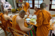 Зошто Тајланд ги става на диета своите будистички монаси?