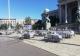Зошто пред српското собрание беа поставени свадбени маси?