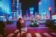 Хонгконг тестира нови семафори за оние што гледаат во телефон додека преминуваат улица