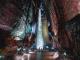 Патување до највисокиот подземен пештерски водопад во брз стаклен лифт