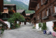 Жителите на ова швајцарско село мора веднаш да се иселат - голема карпа може да им ги уништи домовите