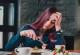 Зошто осаменоста кај жените најчесто се поврзува со неконтролираната желба за храна?
